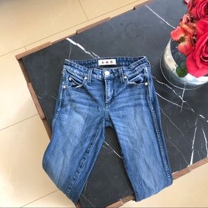 Amo Stix crop in sweetheart